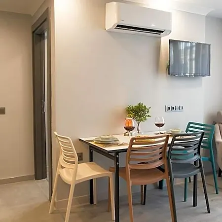 Opera Apartmanhotel 4*