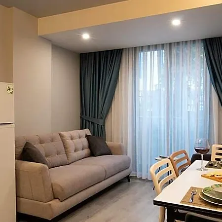 Opera Apartmanhotel 4*