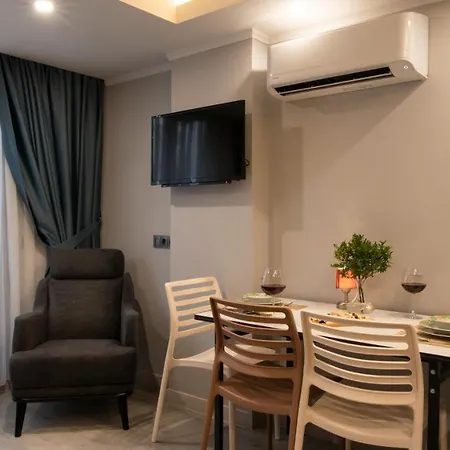 Opera Aparthotel 3*