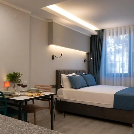 Opera Aparthotel 3*