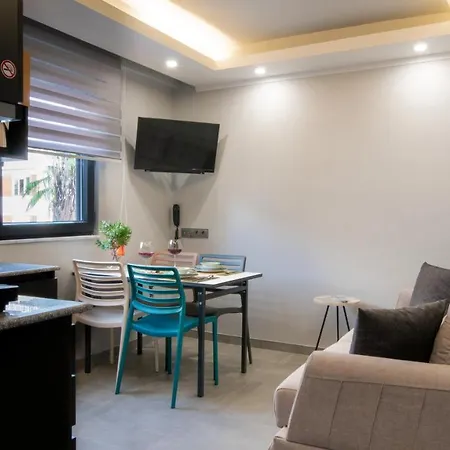 Opera Aparthotel 3*
