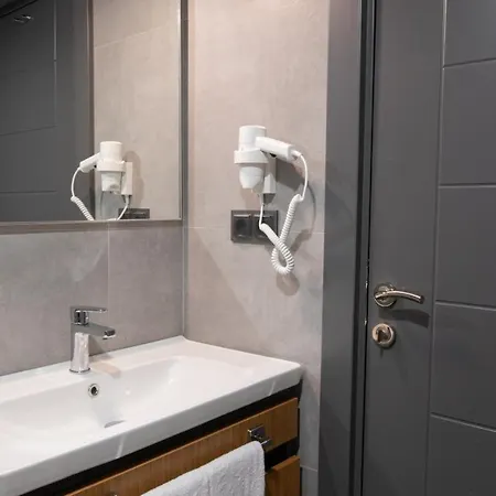 Opera Aparthotel 3*